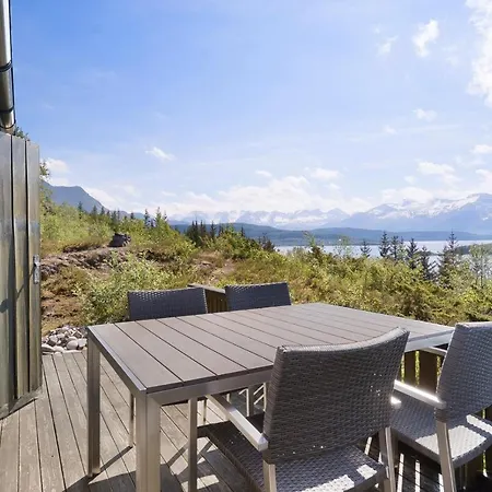 Cozy And Unassuming With Fantastic Views