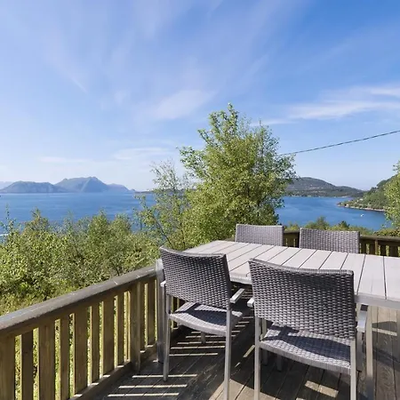 Cozy And Unassuming With Fantastic Views Holiday home